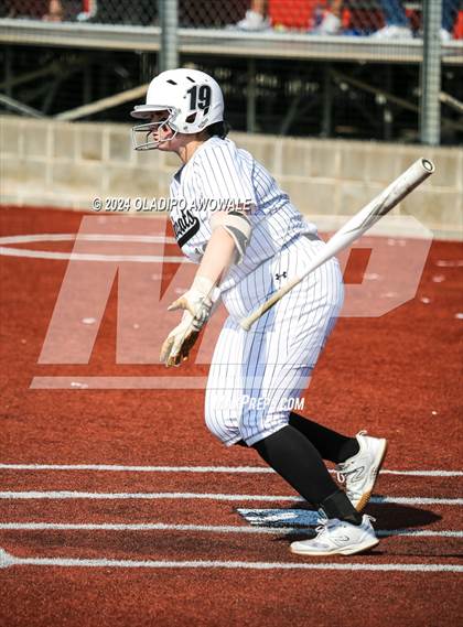 Thumbnail 2 in Guyer vs. Weslaco (UIL 6A Softball Semifinal) photogallery.