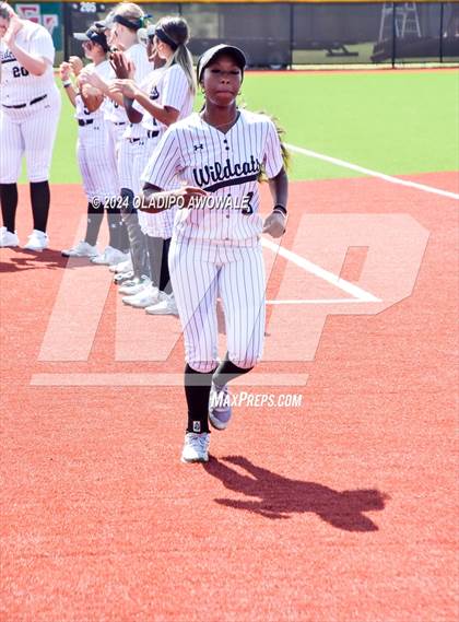 Thumbnail 2 in Guyer vs. Weslaco (UIL 6A Softball Semifinal) photogallery.