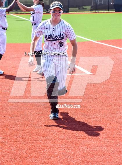 Thumbnail 2 in Guyer vs. Weslaco (UIL 6A Softball Semifinal) photogallery.