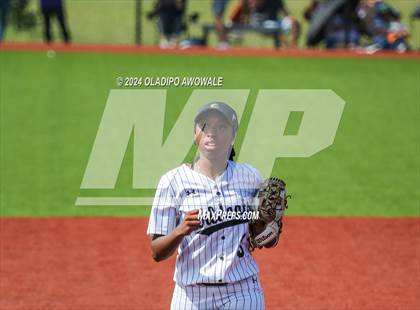 Thumbnail 1 in Guyer vs. Weslaco (UIL 6A Softball Semifinal) photogallery.