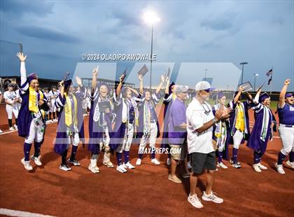 Thumbnail 3 in Guyer vs. Weslaco (UIL 6A Softball Semifinal) photogallery.