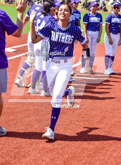 Thumbnail 3 in Guyer vs. Weslaco (UIL 6A Softball Semifinal) photogallery.