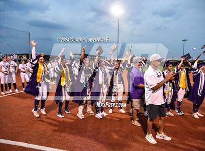Thumbnail 2 in Guyer vs. Weslaco (UIL 6A Softball Semifinal) photogallery.