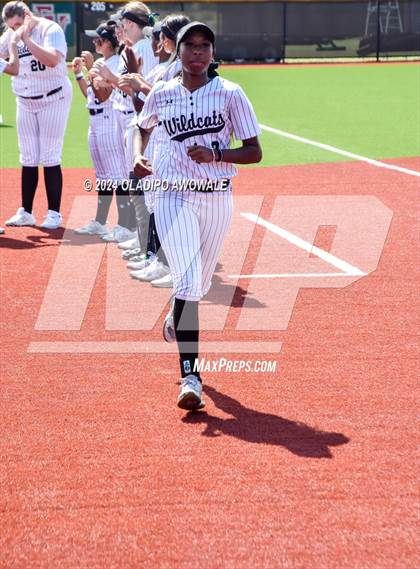 Thumbnail 1 in Guyer vs. Weslaco (UIL 6A Softball Semifinal) photogallery.