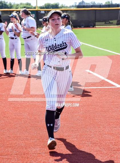 Thumbnail 3 in Guyer vs. Weslaco (UIL 6A Softball Semifinal) photogallery.