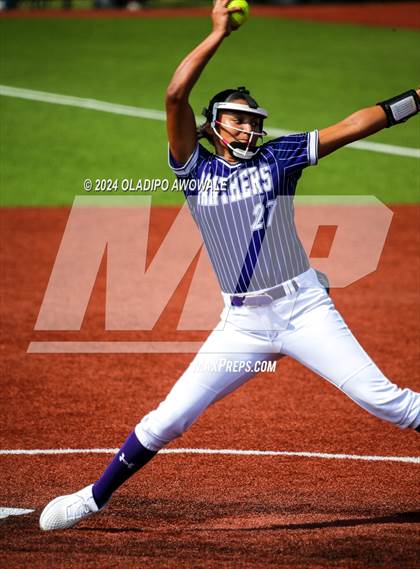 Thumbnail 1 in Guyer vs. Weslaco (UIL 6A Softball Semifinal) photogallery.