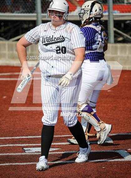 Thumbnail 3 in Guyer vs. Weslaco (UIL 6A Softball Semifinal) photogallery.