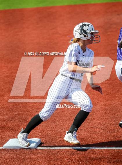 Thumbnail 2 in Guyer vs. Weslaco (UIL 6A Softball Semifinal) photogallery.