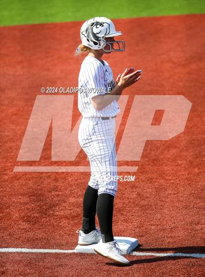 Thumbnail 3 in Guyer vs. Weslaco (UIL 6A Softball Semifinal) photogallery.