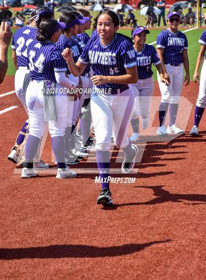 Thumbnail 2 in Guyer vs. Weslaco (UIL 6A Softball Semifinal) photogallery.