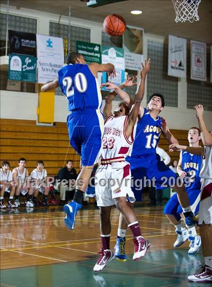 Thumbnail 1 in Clovis West vs Agoura (Santa Barbara Holiday Classic) photogallery.