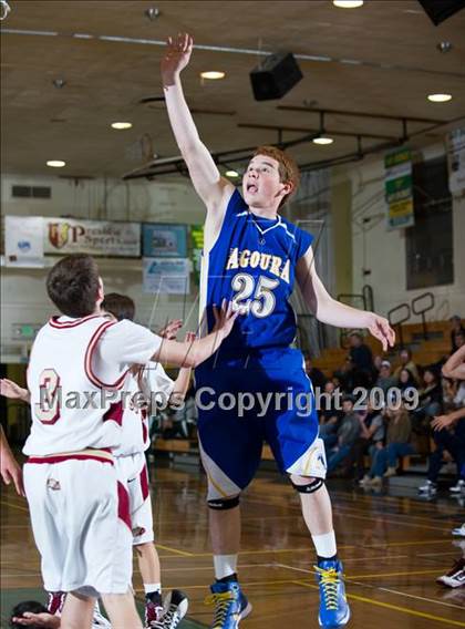 Thumbnail 2 in Clovis West vs Agoura (Santa Barbara Holiday Classic) photogallery.
