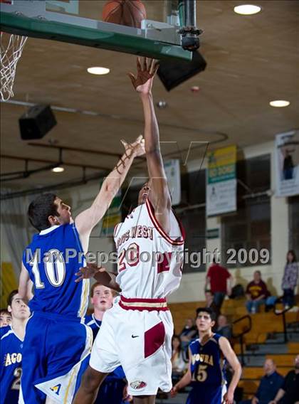 Thumbnail 1 in Clovis West vs Agoura (Santa Barbara Holiday Classic) photogallery.