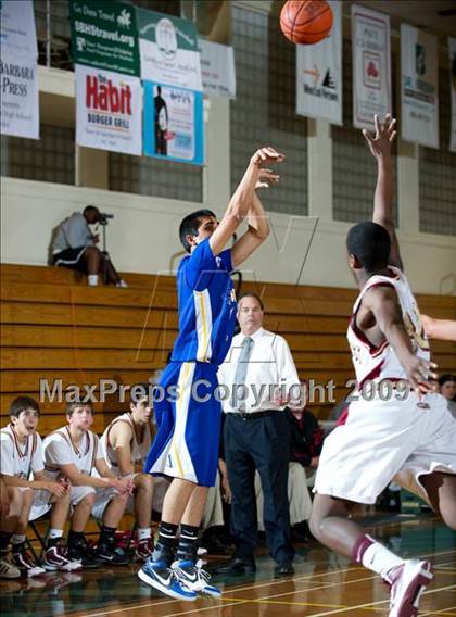 Thumbnail 3 in Clovis West vs Agoura (Santa Barbara Holiday Classic) photogallery.