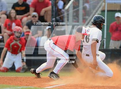 Thumbnail 3 in Berwick vs. Brusly (LHSAA 3A Regional Playoff) photogallery.