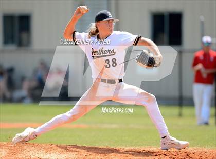 Thumbnail 2 in Berwick vs. Brusly (LHSAA 3A Regional Playoff) photogallery.