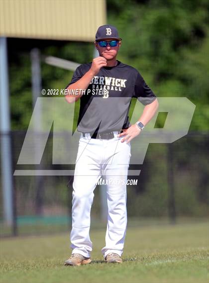 Thumbnail 2 in Berwick vs. Brusly (LHSAA 3A Regional Playoff) photogallery.
