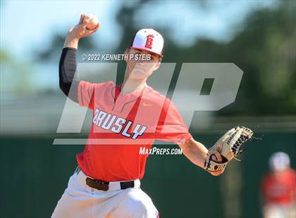 Thumbnail 2 in Berwick vs. Brusly (LHSAA 3A Regional Playoff) photogallery.