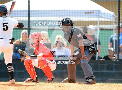Thumbnail 3 in Berwick vs. Brusly (LHSAA 3A Regional Playoff) photogallery.