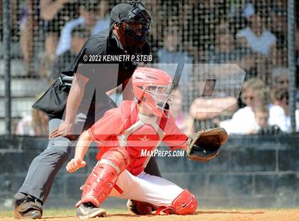 Thumbnail 3 in Berwick vs. Brusly (LHSAA 3A Regional Playoff) photogallery.