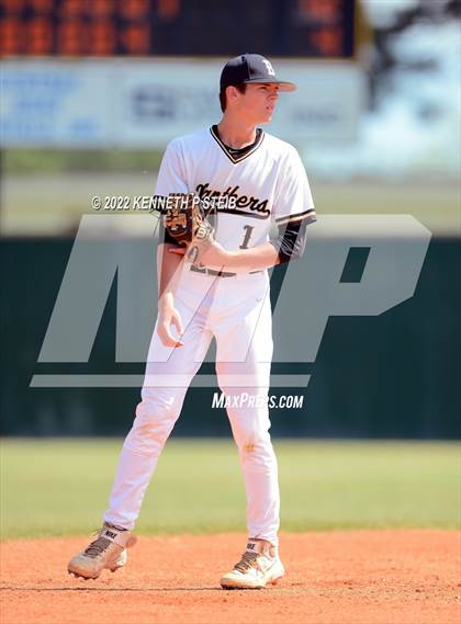 Thumbnail 1 in Berwick vs. Brusly (LHSAA 3A Regional Playoff) photogallery.