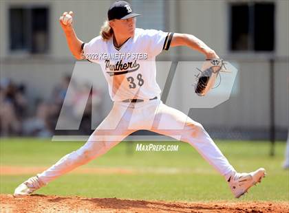 Thumbnail 1 in Berwick vs. Brusly (LHSAA 3A Regional Playoff) photogallery.