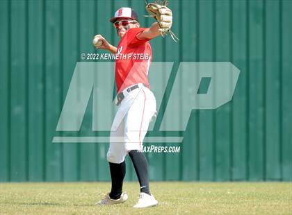 Thumbnail 3 in Berwick vs. Brusly (LHSAA 3A Regional Playoff) photogallery.