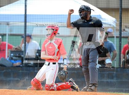 Thumbnail 3 in Berwick vs. Brusly (LHSAA 3A Regional Playoff) photogallery.