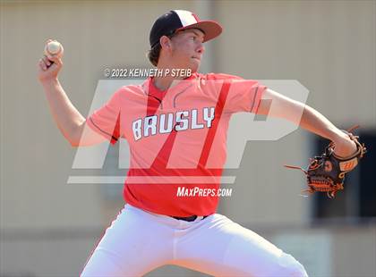 Thumbnail 1 in Berwick vs. Brusly (LHSAA 3A Regional Playoff) photogallery.
