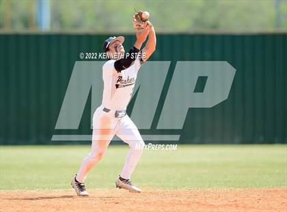 Thumbnail 2 in Berwick vs. Brusly (LHSAA 3A Regional Playoff) photogallery.