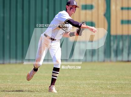 Thumbnail 3 in Berwick vs. Brusly (LHSAA 3A Regional Playoff) photogallery.