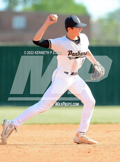 Thumbnail 2 in Berwick vs. Brusly (LHSAA 3A Regional Playoff) photogallery.