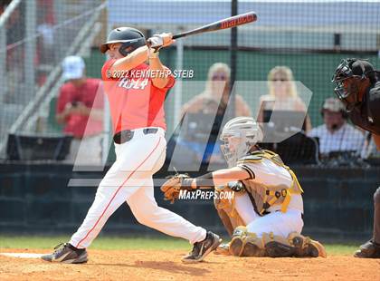 Thumbnail 3 in Berwick vs. Brusly (LHSAA 3A Regional Playoff) photogallery.