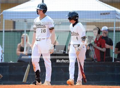 Thumbnail 3 in Berwick vs. Brusly (LHSAA 3A Regional Playoff) photogallery.