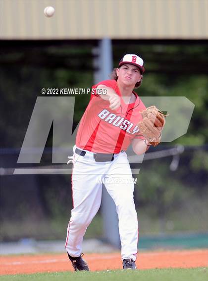 Thumbnail 2 in Berwick vs. Brusly (LHSAA 3A Regional Playoff) photogallery.