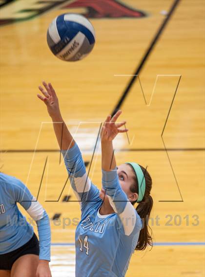 Thumbnail 2 in Coventry vs Medfield (2013 Volleyhall Classic) photogallery.