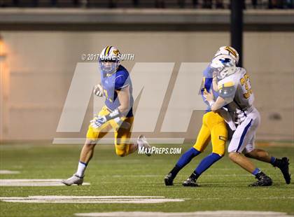 Thumbnail 1 in Mukwonago @ Catholic Memorial photogallery.