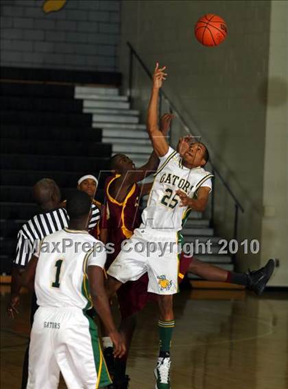 Thumbnail 2 in CE Murray v Estill (Lake Marion Invitational Tournament 2010) photogallery.