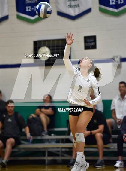 Thumbnail 2 in Saint Francis vs. Redondo Union (Durango Fall Classic) photogallery.