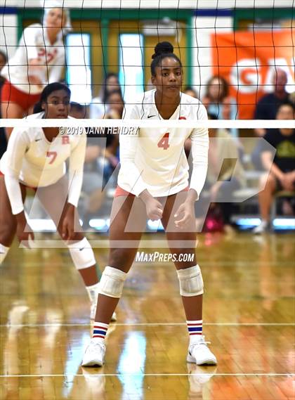 Thumbnail 2 in Saint Francis vs. Redondo Union (Durango Fall Classic) photogallery.
