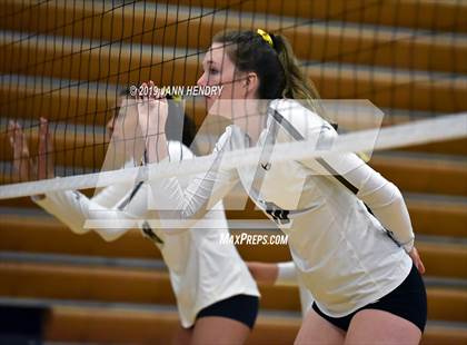 Thumbnail 2 in Saint Francis vs. Redondo Union (Durango Fall Classic) photogallery.