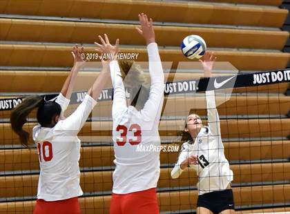 Thumbnail 1 in Saint Francis vs. Redondo Union (Durango Fall Classic) photogallery.