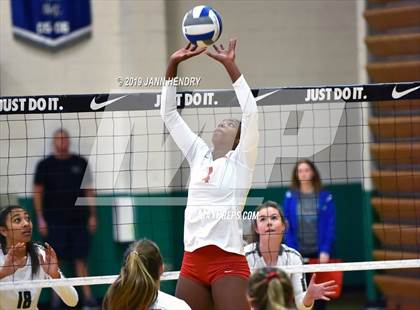 Thumbnail 3 in Saint Francis vs. Redondo Union (Durango Fall Classic) photogallery.