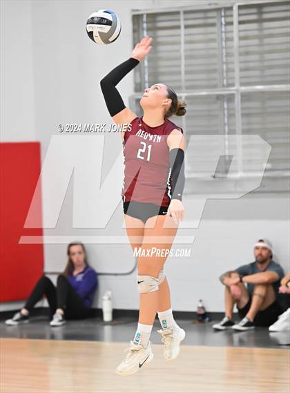 Thumbnail 2 in St. Paul vs. Red Mountain (Nike TOC Southwest) photogallery.