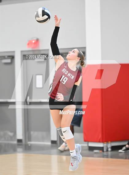 Thumbnail 3 in St. Paul vs. Red Mountain (Nike TOC Southwest) photogallery.