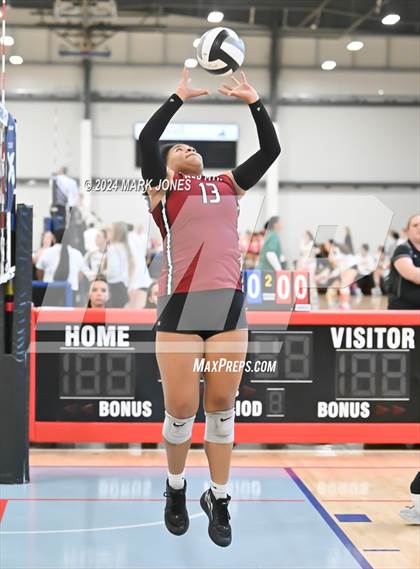 Thumbnail 1 in St. Paul vs. Red Mountain (Nike TOC Southwest) photogallery.