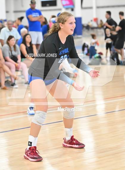 Thumbnail 3 in St. Paul vs. Red Mountain (Nike TOC Southwest) photogallery.