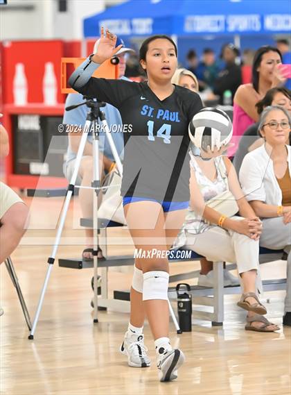 Thumbnail 3 in St. Paul vs. Red Mountain (Nike TOC Southwest) photogallery.