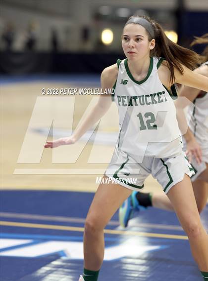 Thumbnail 2 in Methuen vs Pentucket Regional (Commonwealth Christmas Classic) photogallery.