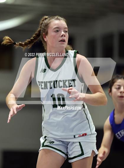 Thumbnail 1 in Methuen vs Pentucket Regional (Commonwealth Christmas Classic) photogallery.